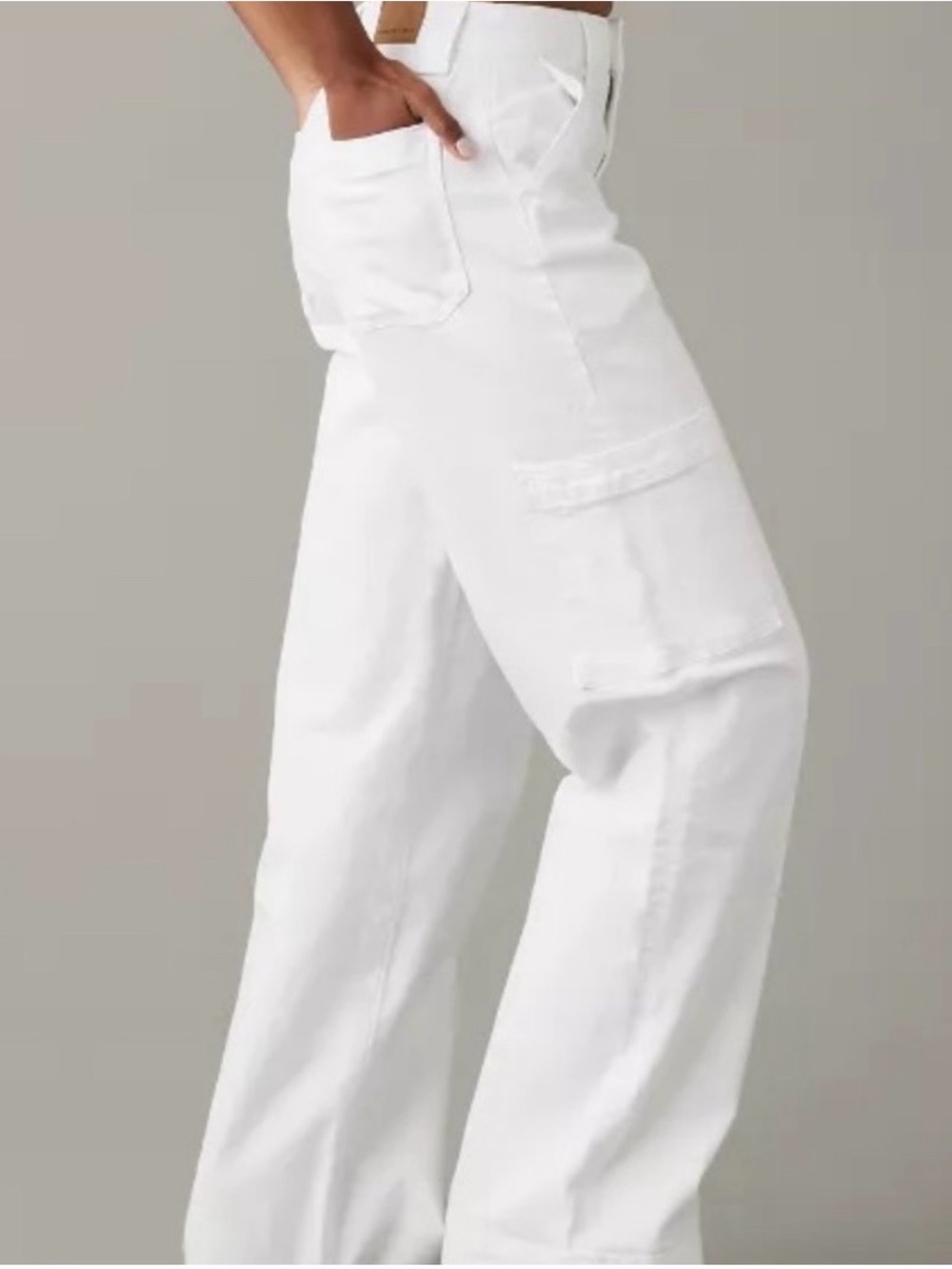 NWT American Eagle White Super High-Rise Baggy Wide Leg Cargo Jeans - Picture 3 of 12